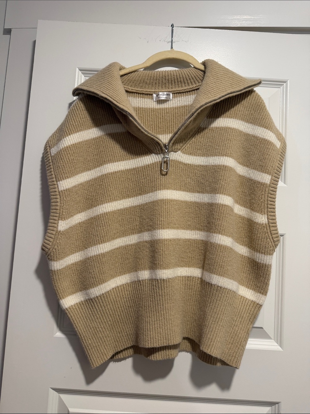 Striped V-Neck Half-Zip Sweater Vest - Beige & White
